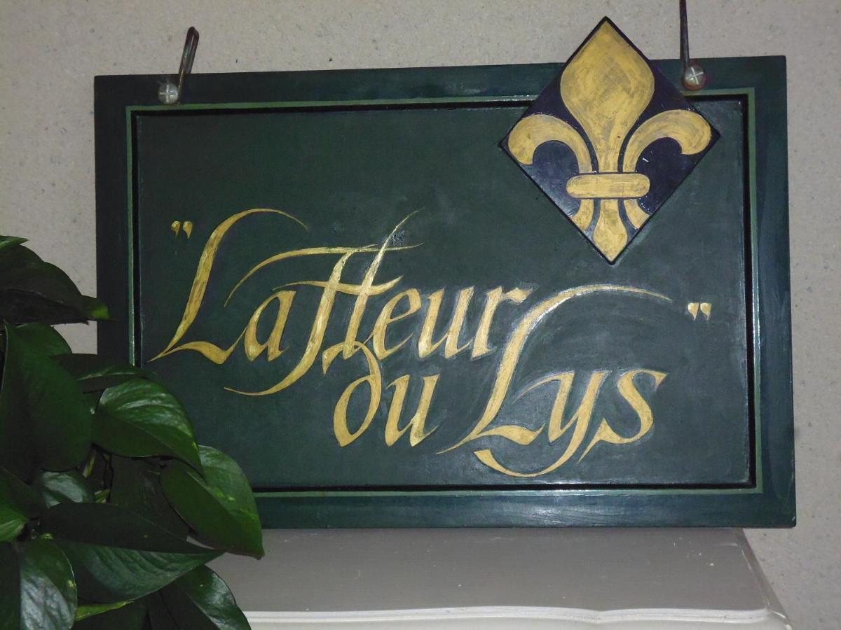 La Fleur De Lys Bed & Breakfast Roussayrolles Dış mekan fotoğraf