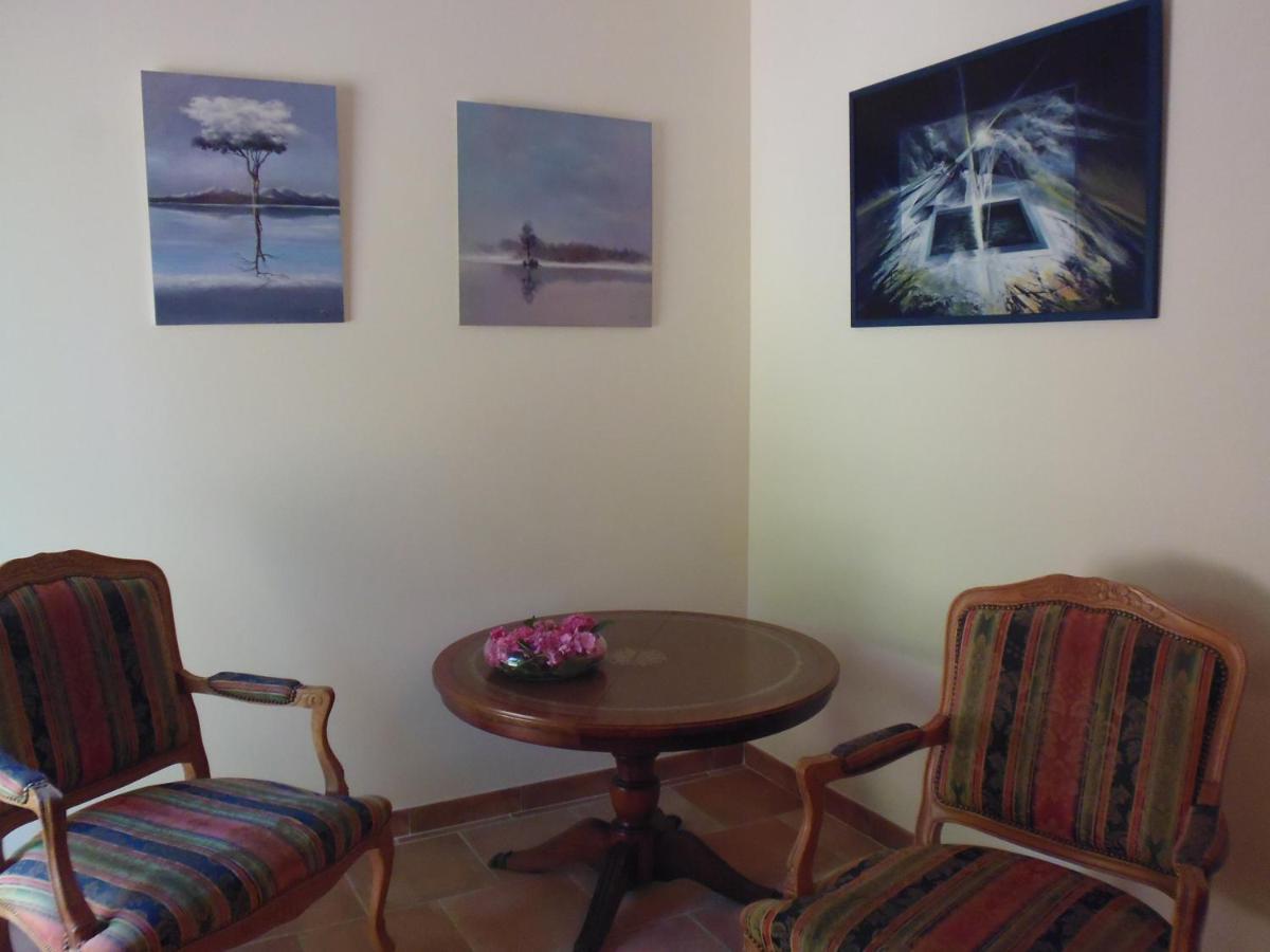 La Fleur De Lys Bed & Breakfast Roussayrolles Dış mekan fotoğraf